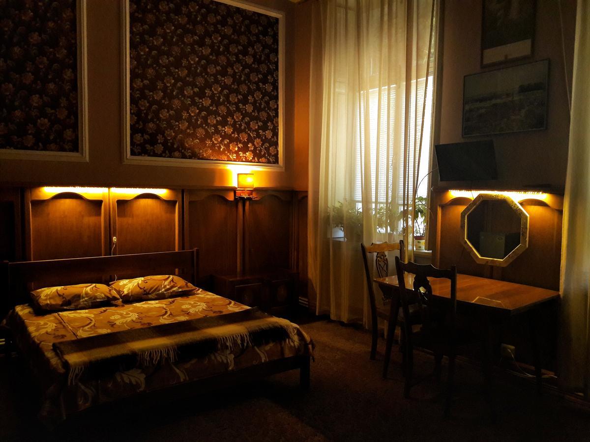 Orpheus Hostel And Apartments Odessa Extérieur photo