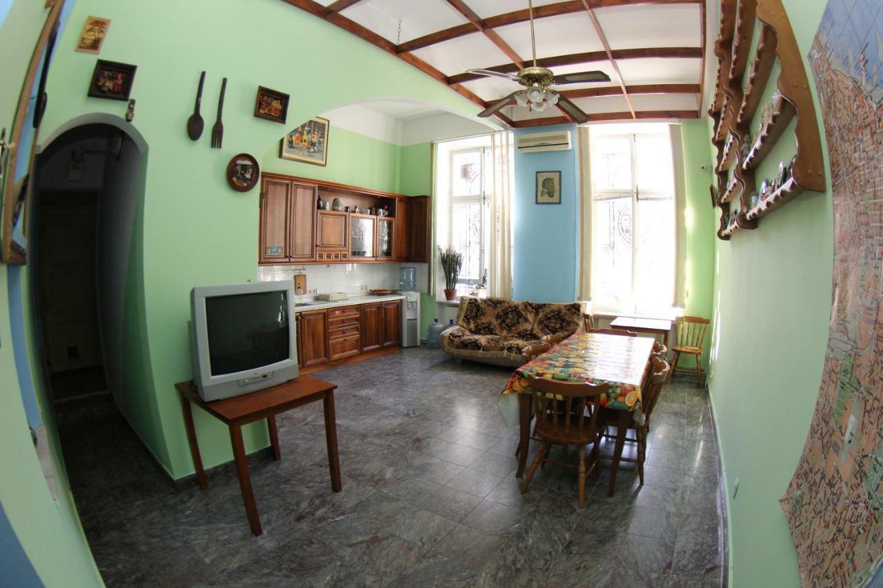 Orpheus Hostel And Apartments Odessa Extérieur photo