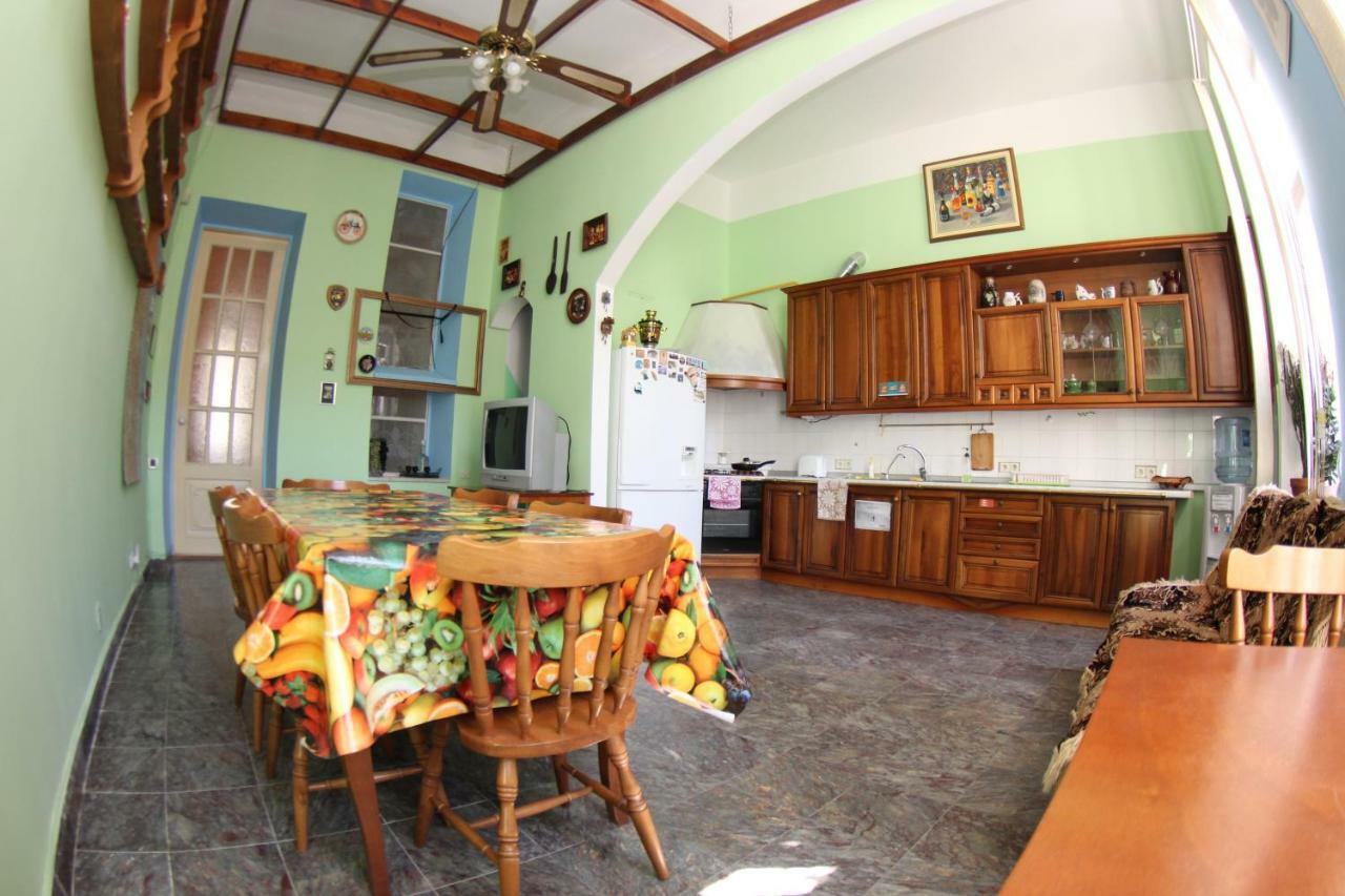 Orpheus Hostel And Apartments Odessa Extérieur photo
