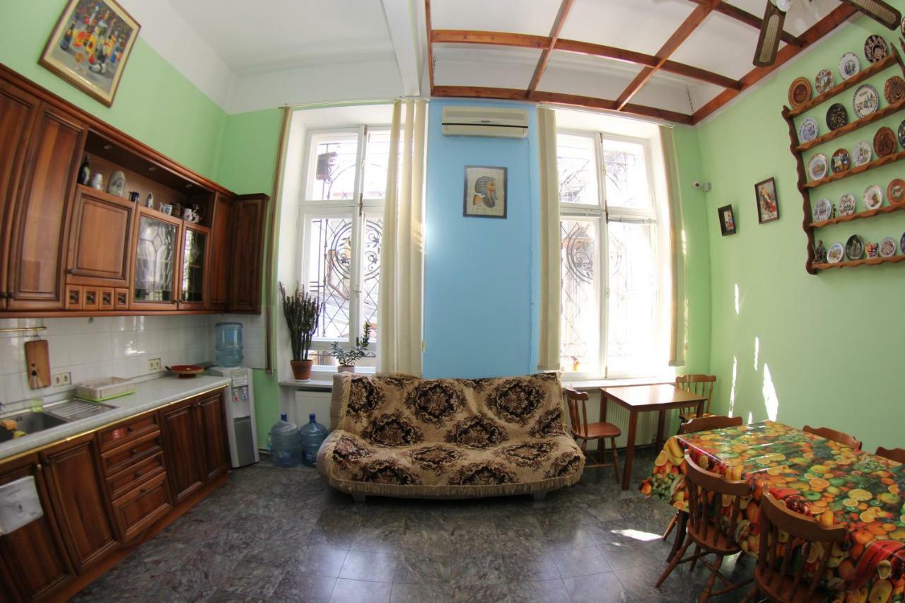 Orpheus Hostel And Apartments Odessa Extérieur photo